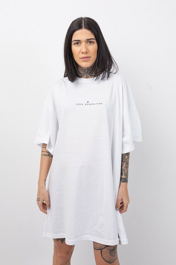 Γυναικείο φόρεμα onesize κοντομάνικο σε λευκό χρώμα με στάμπα Love Generation