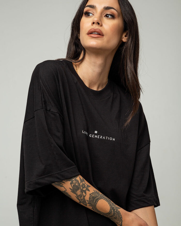 Boyfriend oversized t-shirt κοντομάνικο σε μαύρο χρώμα