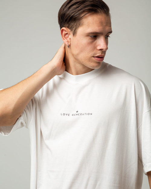 Oversized ανδρικό λευκό μπλουζάκι με στάμπα Love Generation